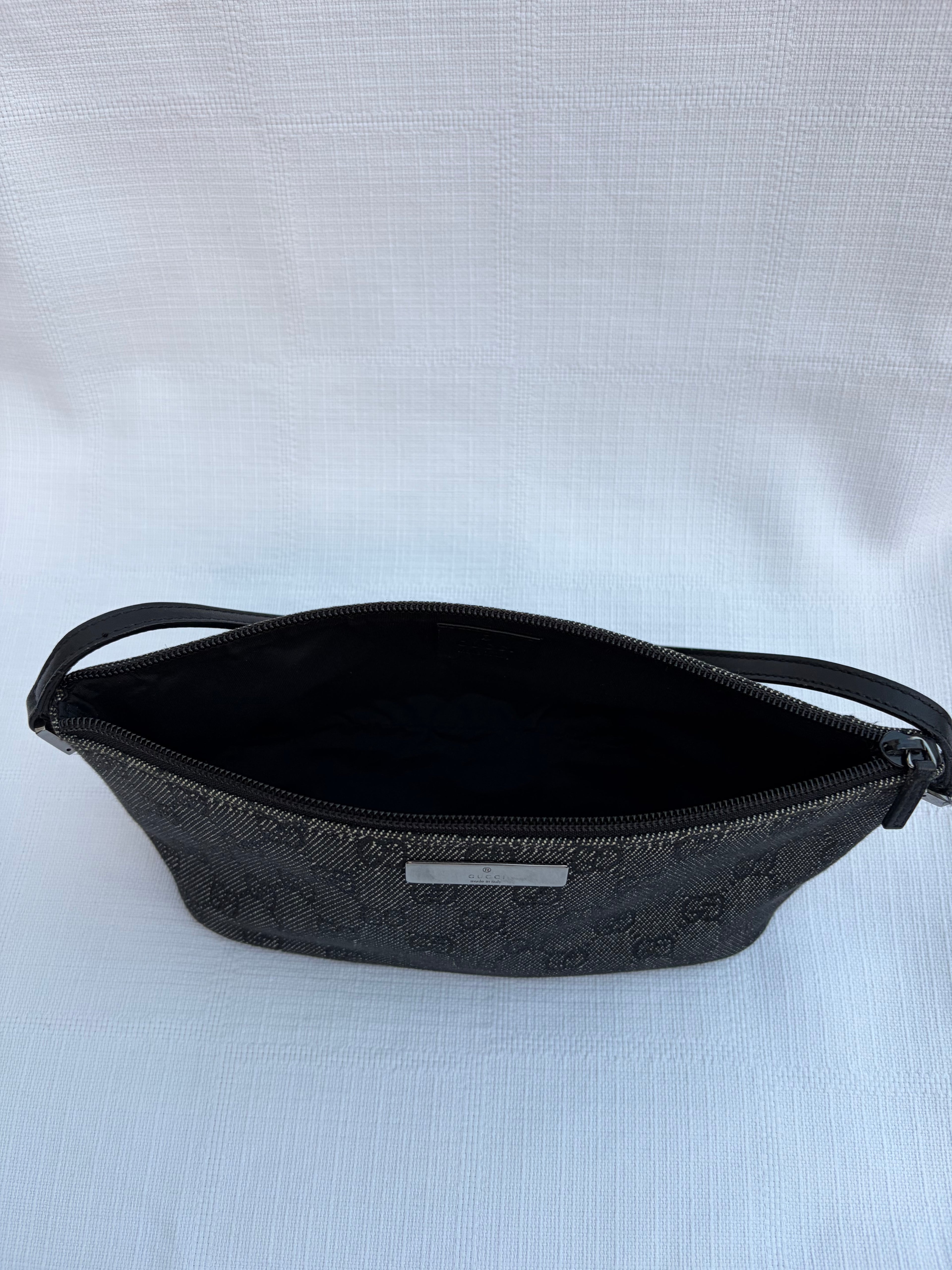 Gucci GG Canvas Canvas & Leather Hand bag Black